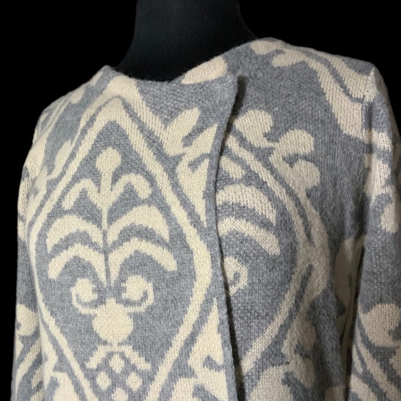 Wear 2 ways. Soft angora-like soft long tunic sweater, wear open or closed S - Picture 9 of 12